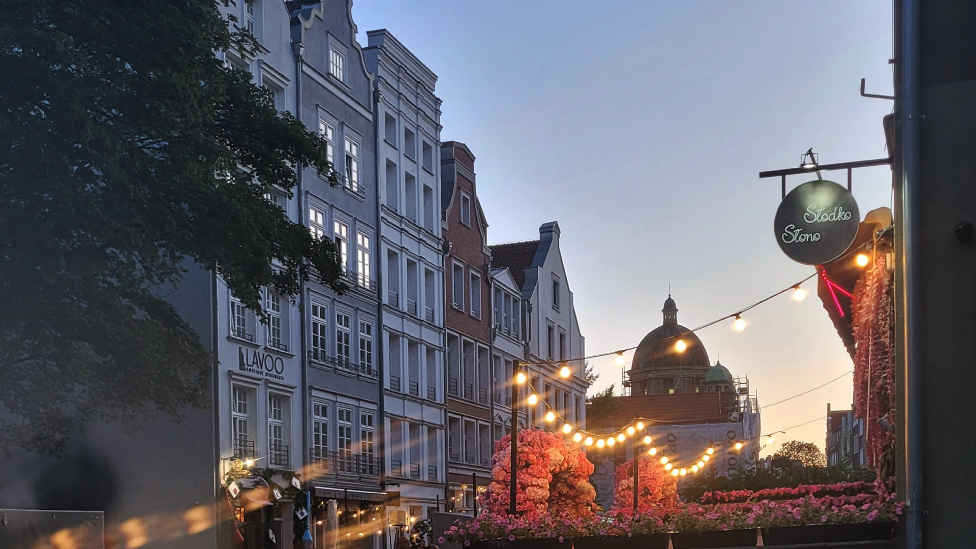 kamienice, św. ducha, zmierzch, ulica, lampki